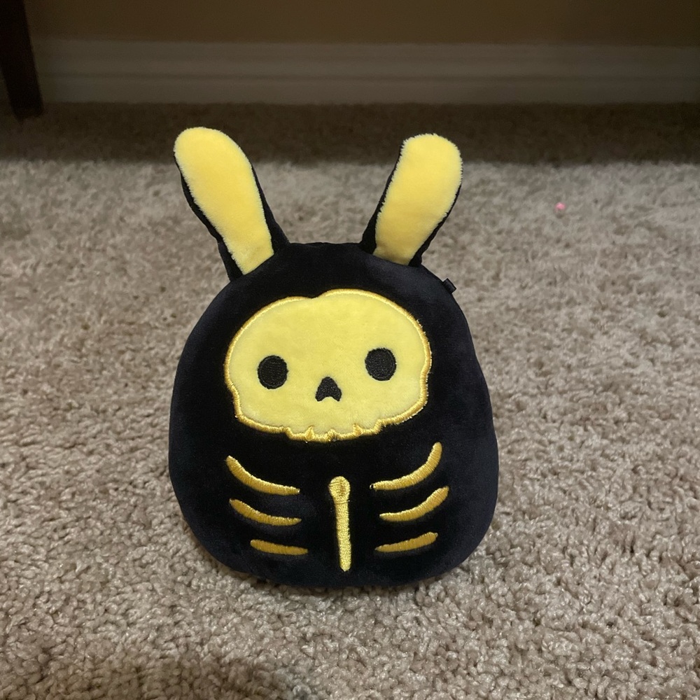 5” Skeeter bunny squishmallow